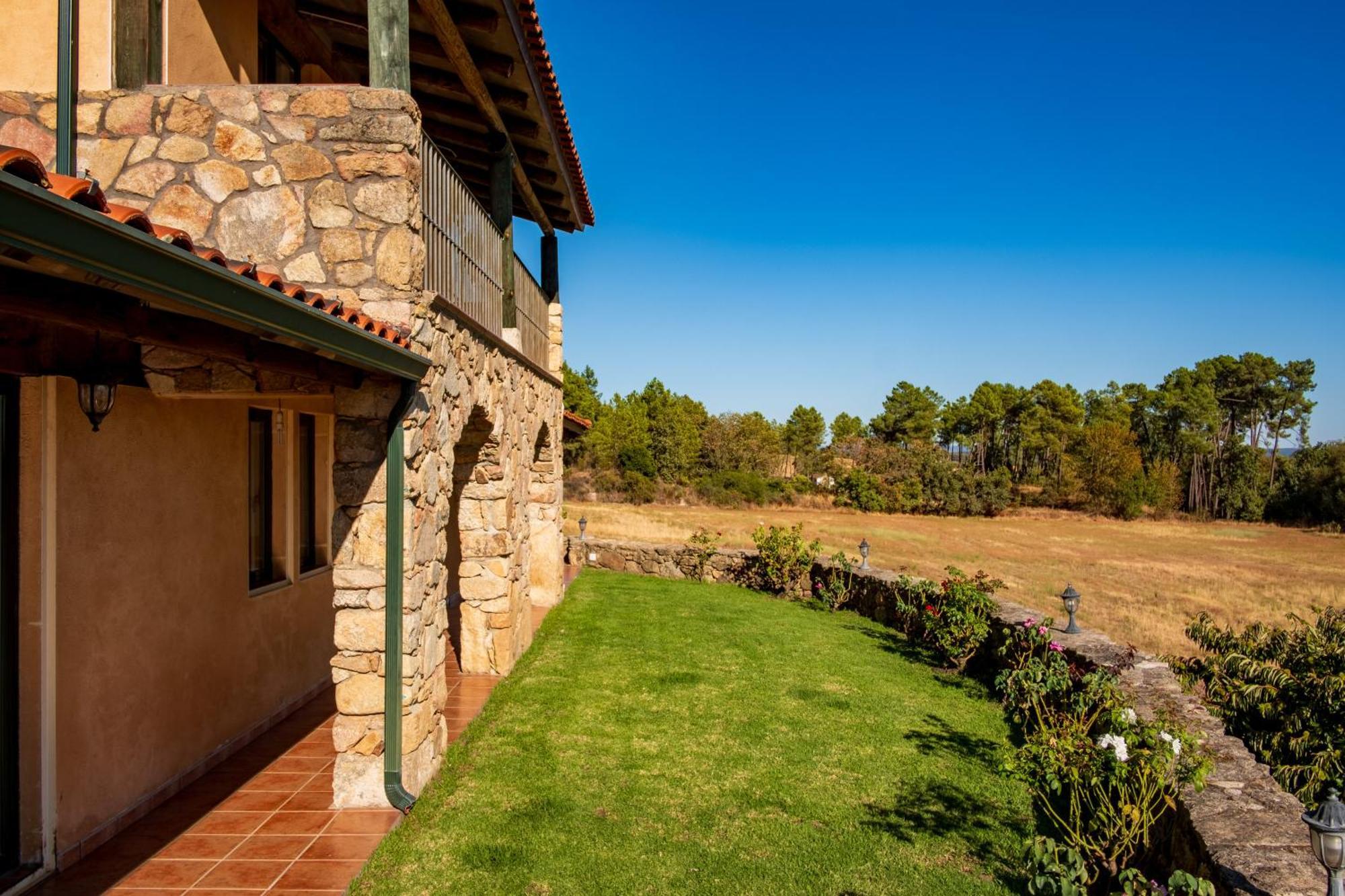 Amaltea Guest House Candeleda Exterior foto